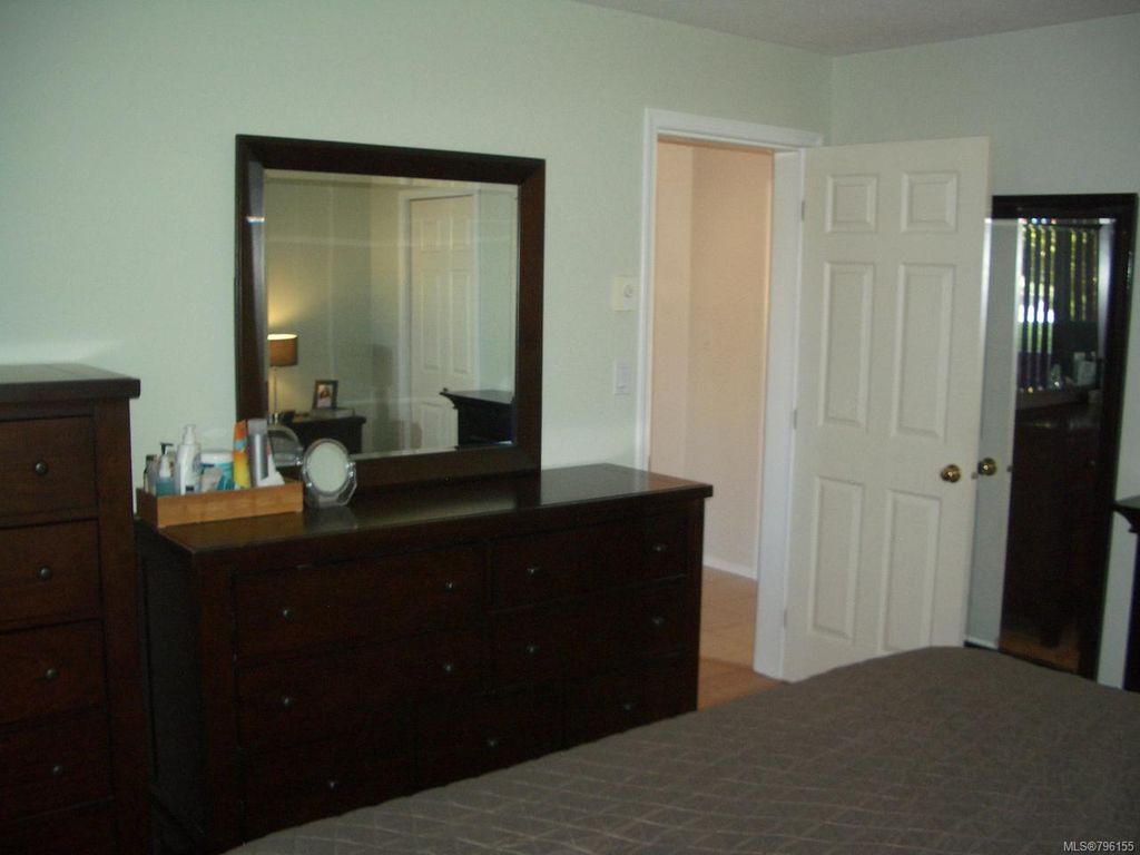 listing image 16046502865486985140