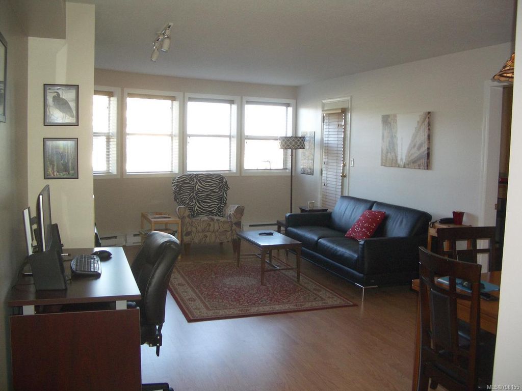 listing image 16046564237153029202