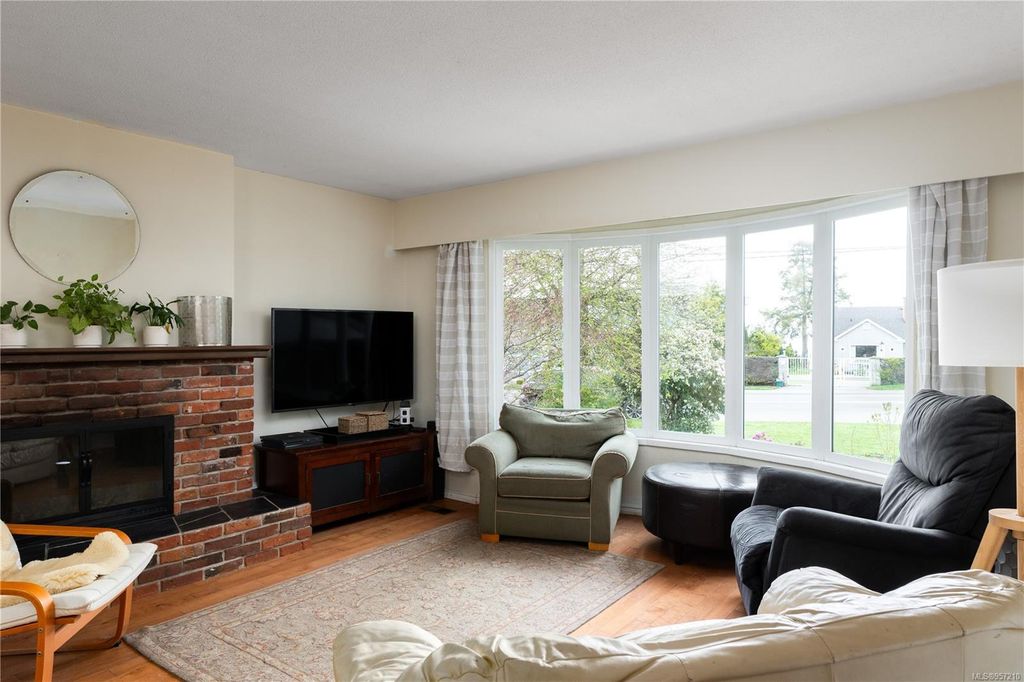 listing image 16049246525141583630