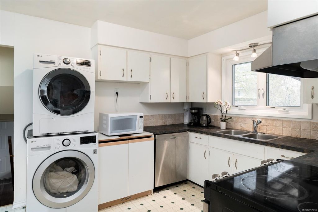 listing image 16049643169769612643