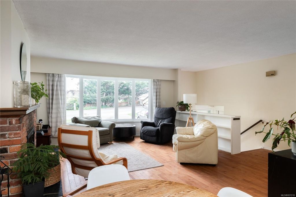 listing image 16041204072751066525