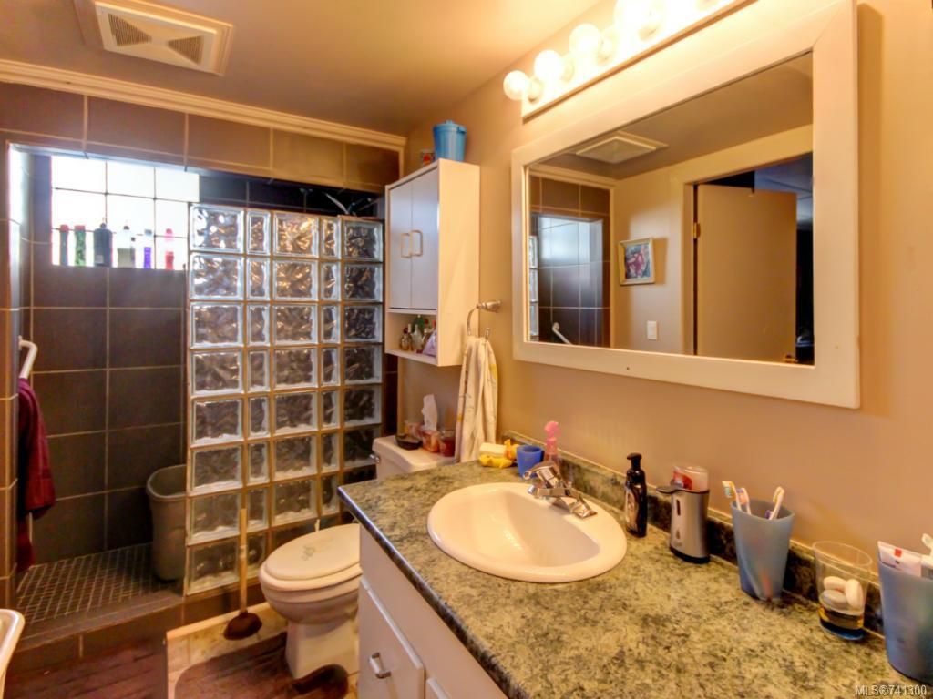 listing image 16041876406175761855