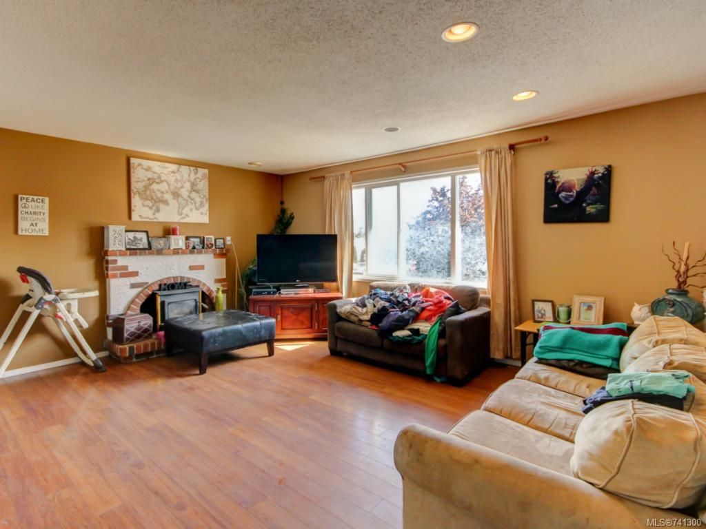 listing image 16041685673443747428