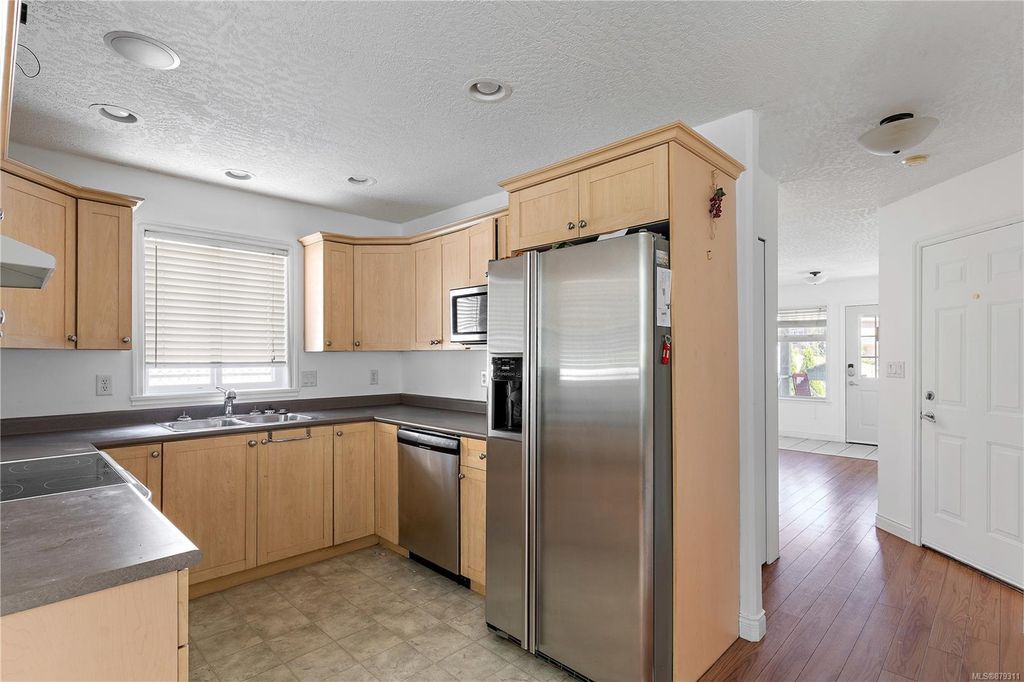 listing image 16043770197327088761