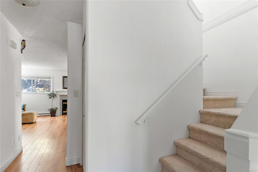 listing image 16047923938487627319