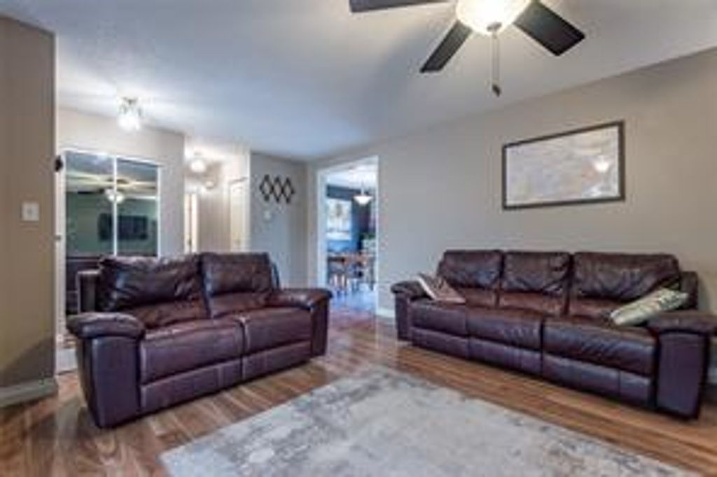 listing image 16040736354176979800