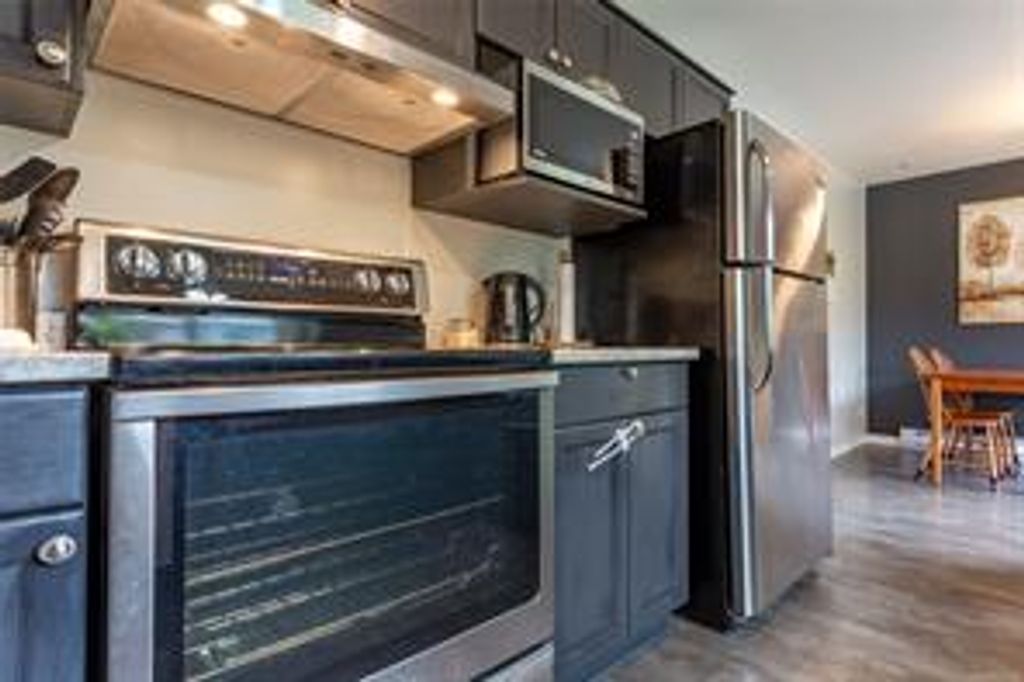 listing image 16042529794226330495