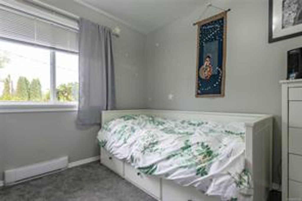 listing image 16049029491472354646