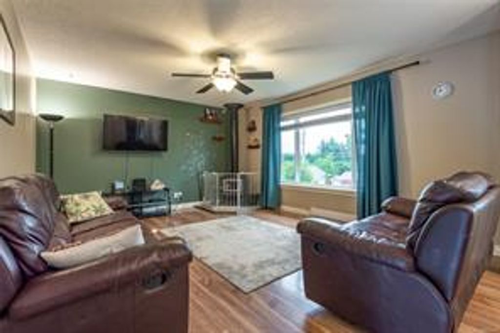 listing image 16045481962352613518