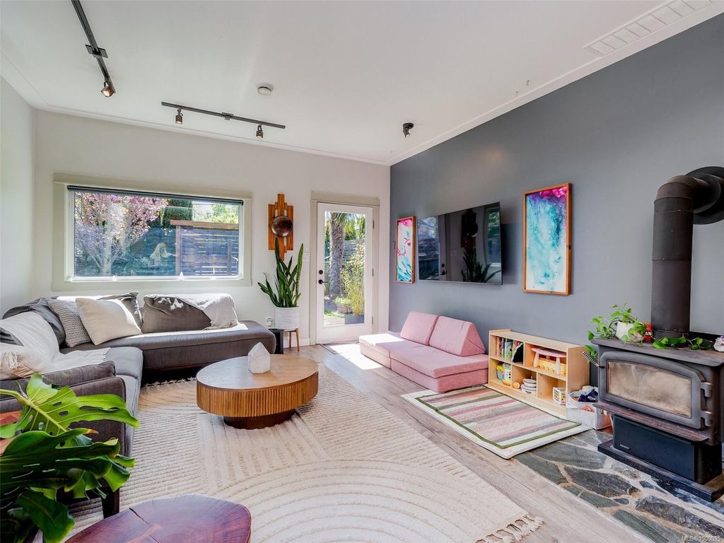 listing image 16041102818225449128