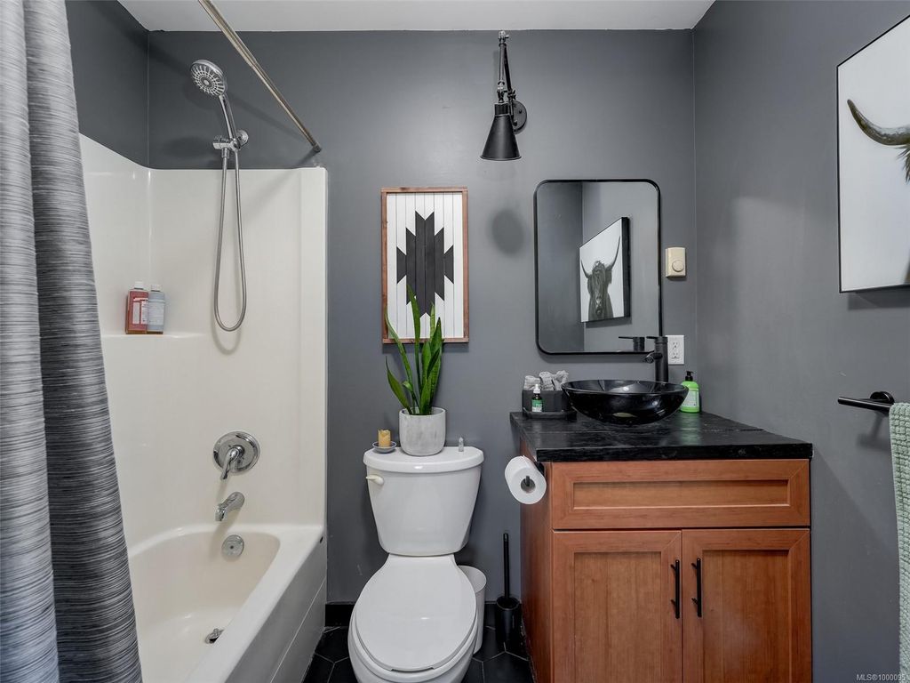 listing image 16048521014632682764