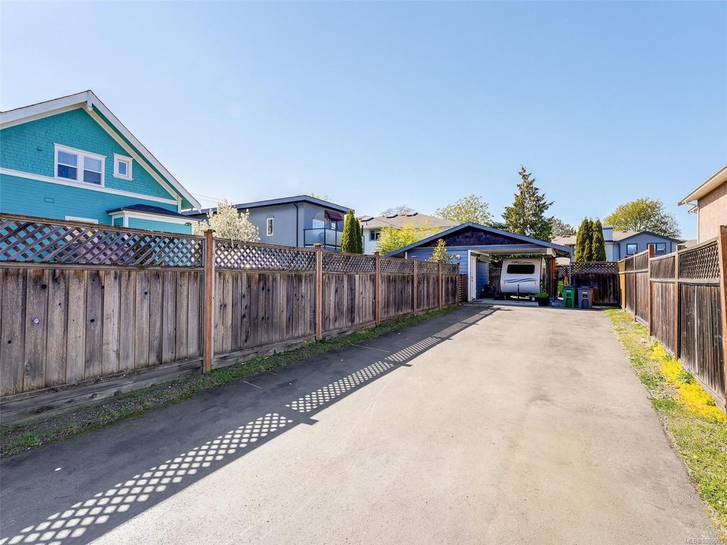 listing image 16040031413900426562