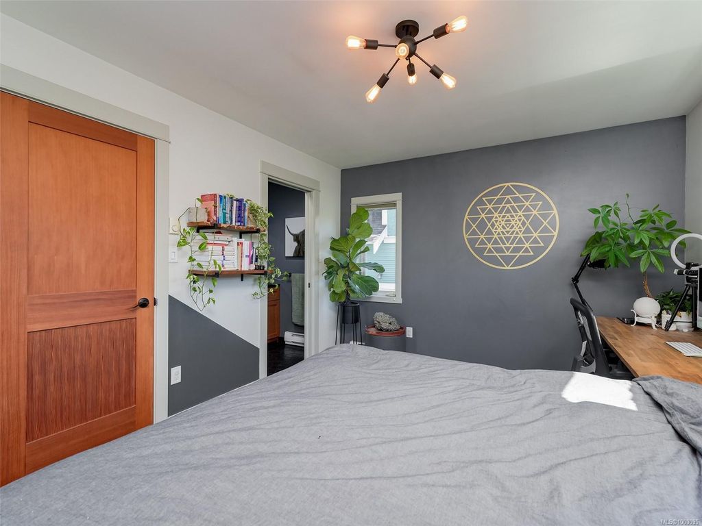 listing image 16042142077740357517