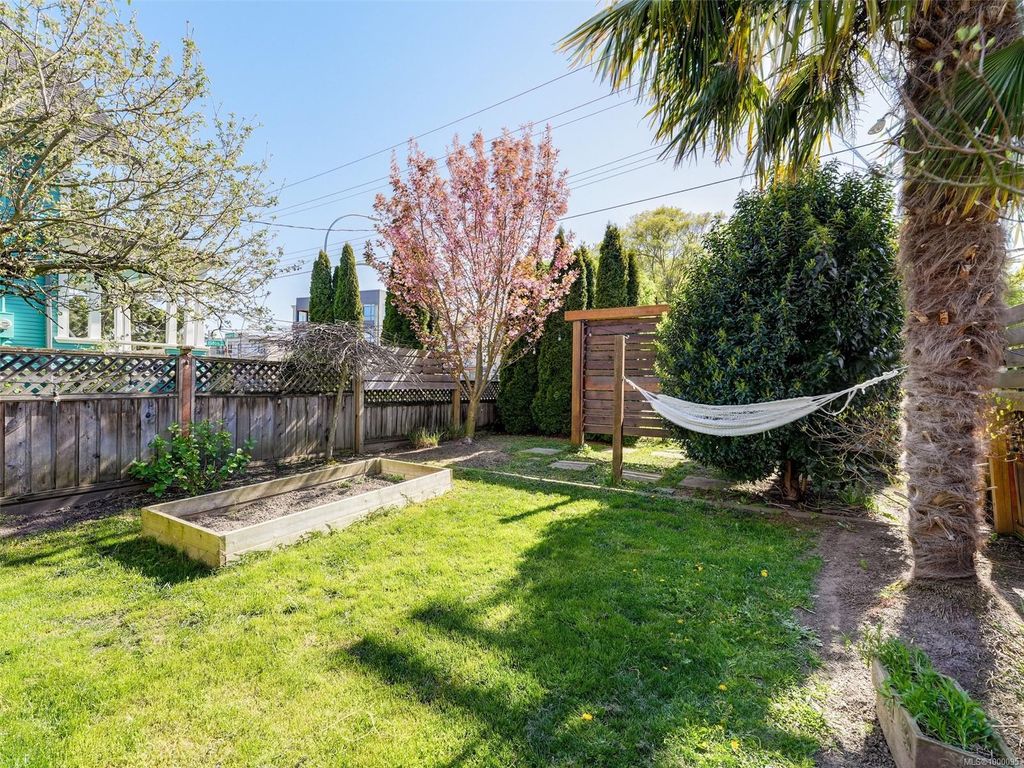 listing image 16048461863065595752