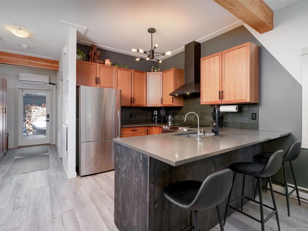listing image 16049088604078514848