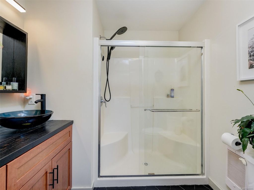 listing image 16040301377983739667