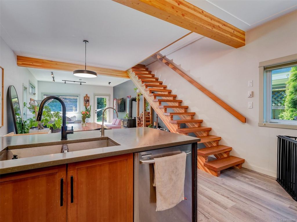 listing image 16048979604659147157