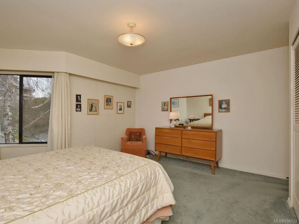 listing image 16047034832080332329