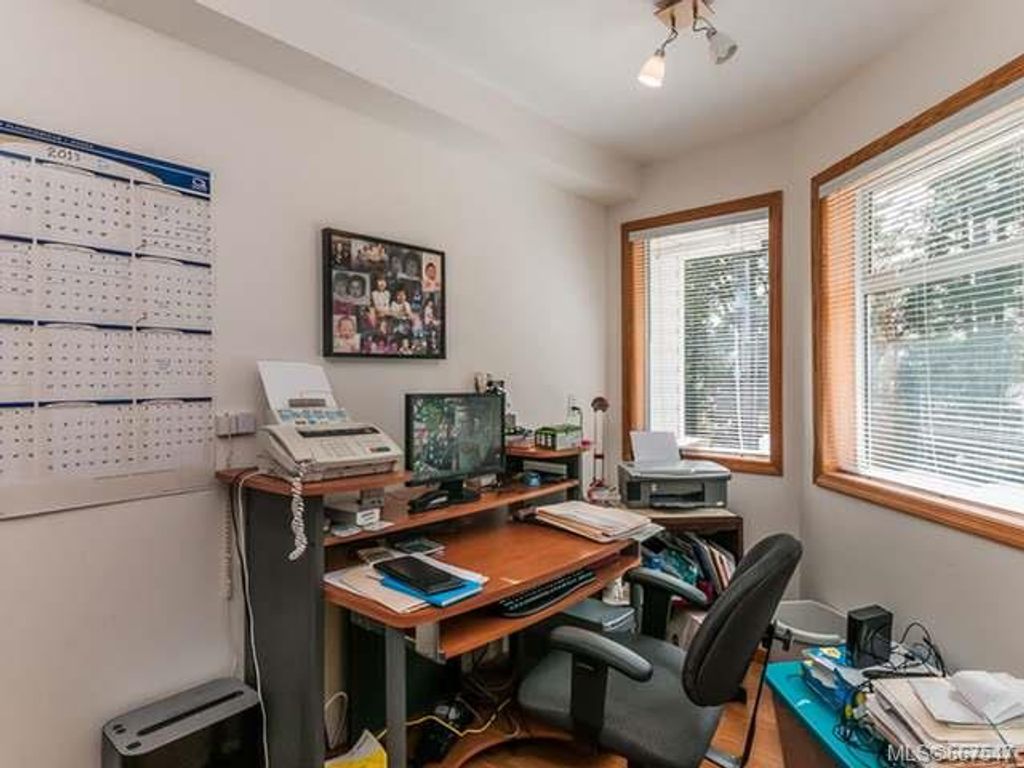 listing image 16044540525942403627