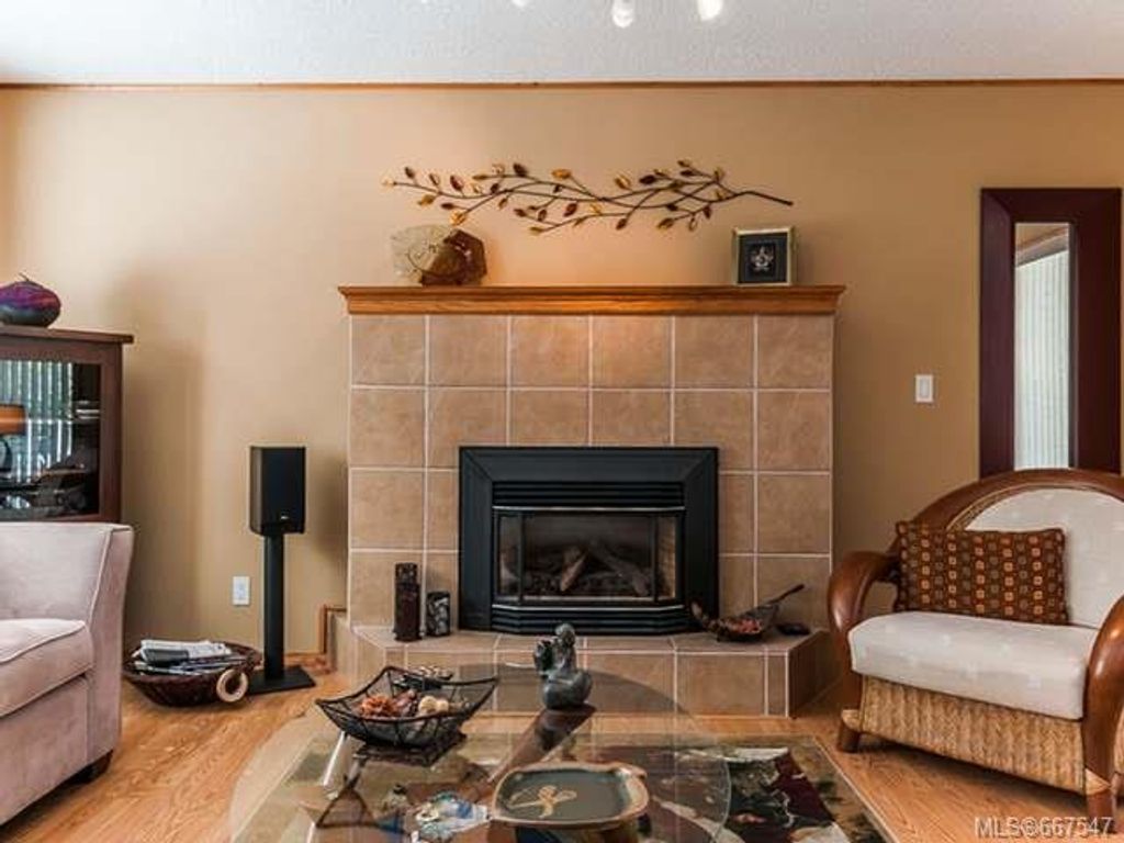 listing image 16044384295561955497