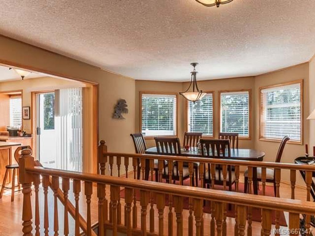 listing image 16043525479182306718