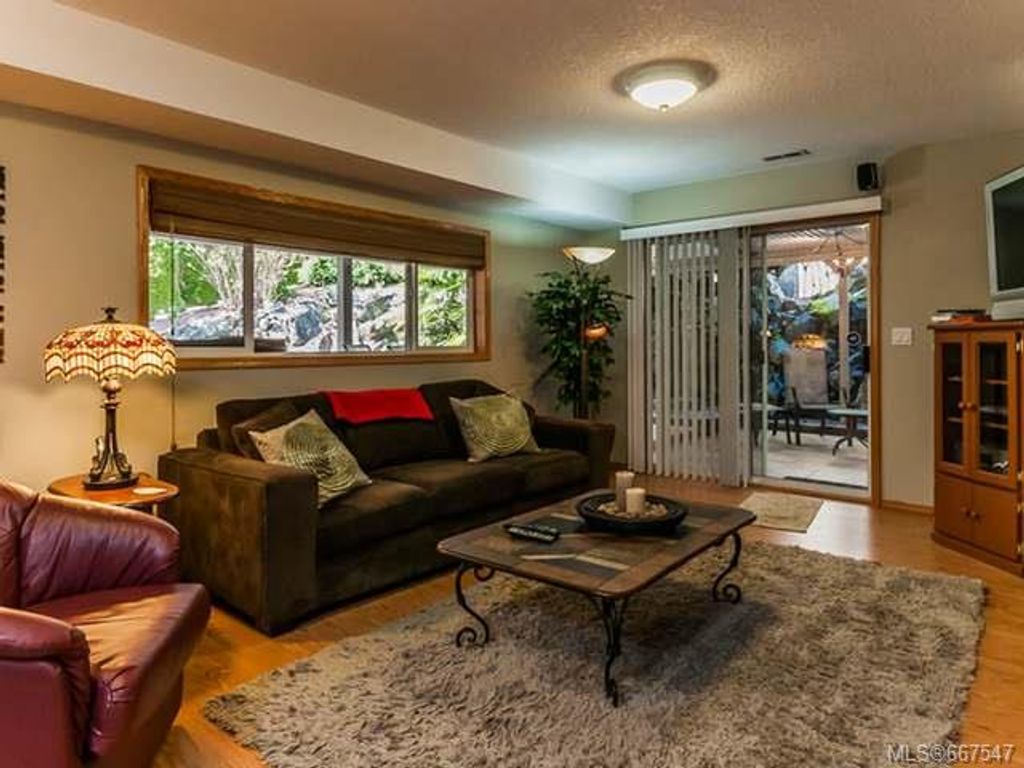 listing image 16041338547656684699