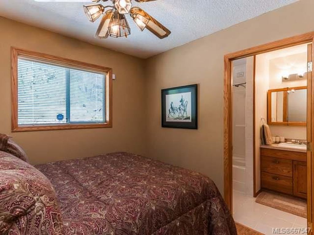 listing image 16046345108644683149