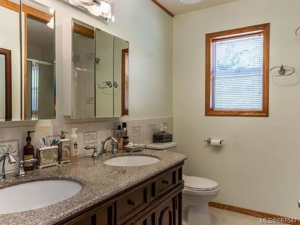 listing image 16048219159299022773