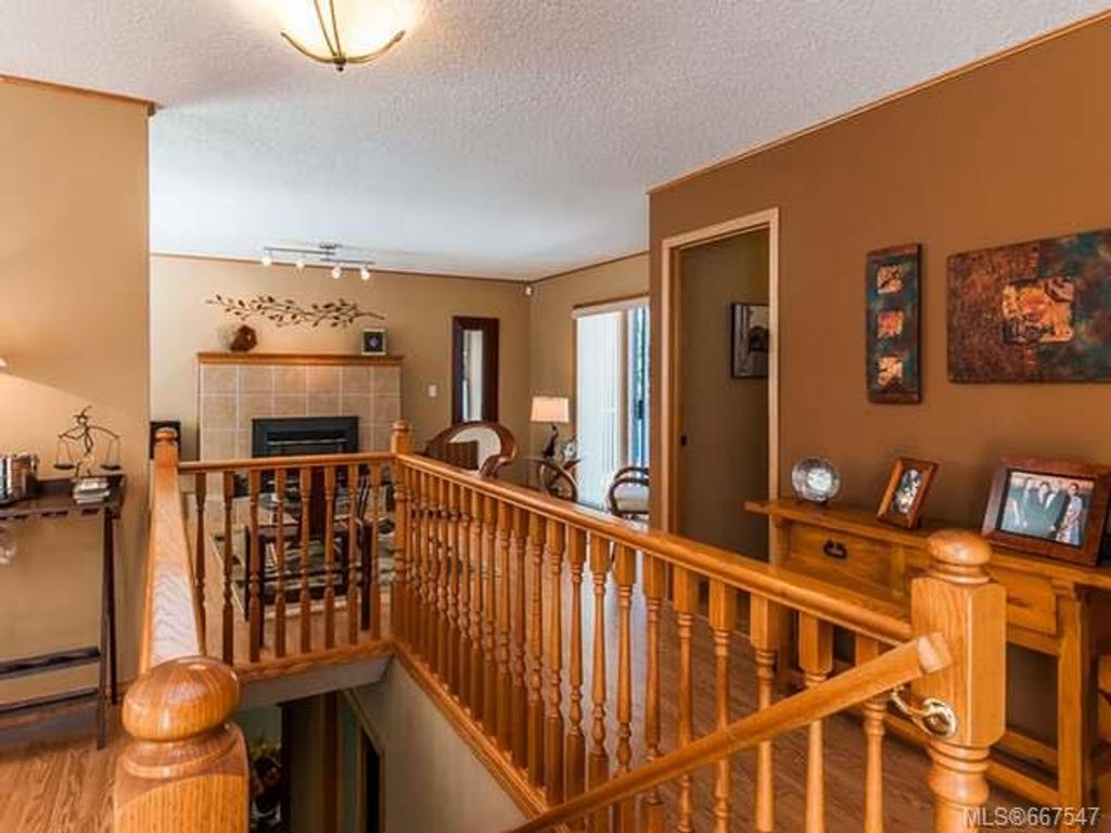 listing image 16046243802957924650