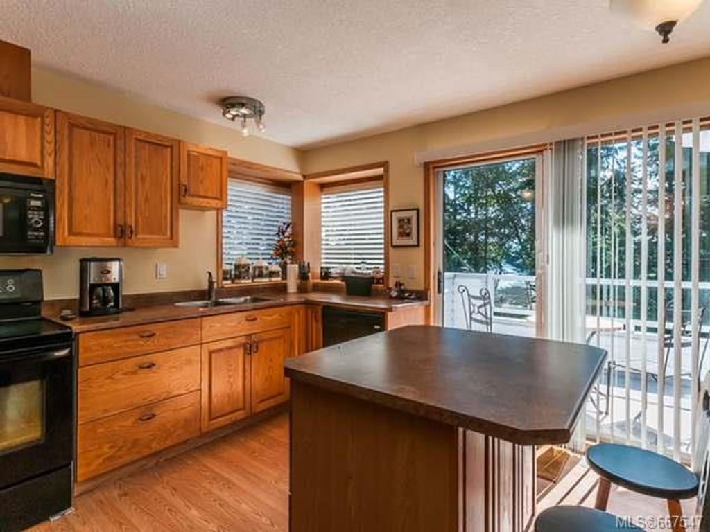 listing image 16041064050352774895