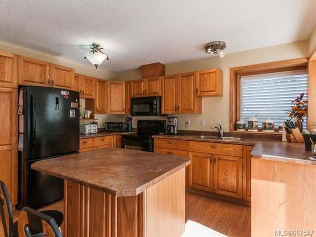 listing image 16047389594873253495