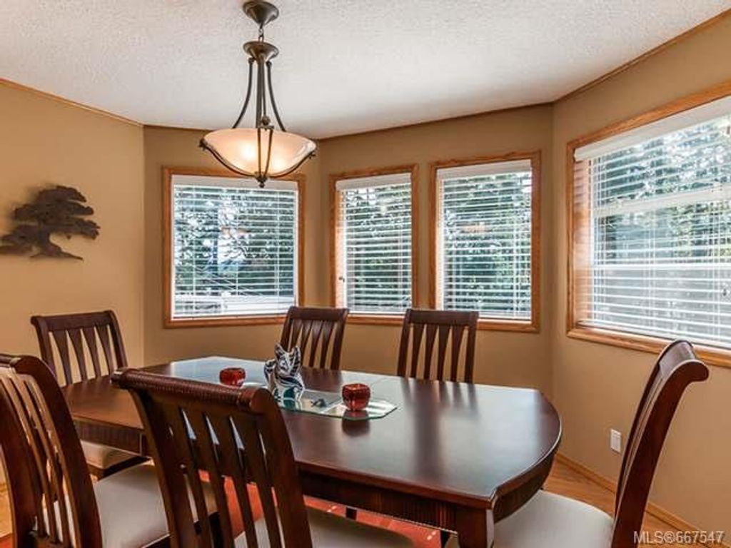 listing image 16048750154934441779