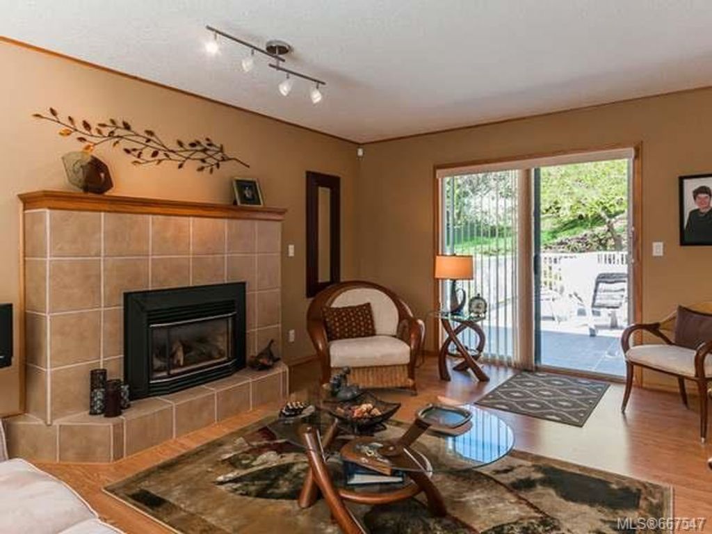 listing image 16041040456435029537