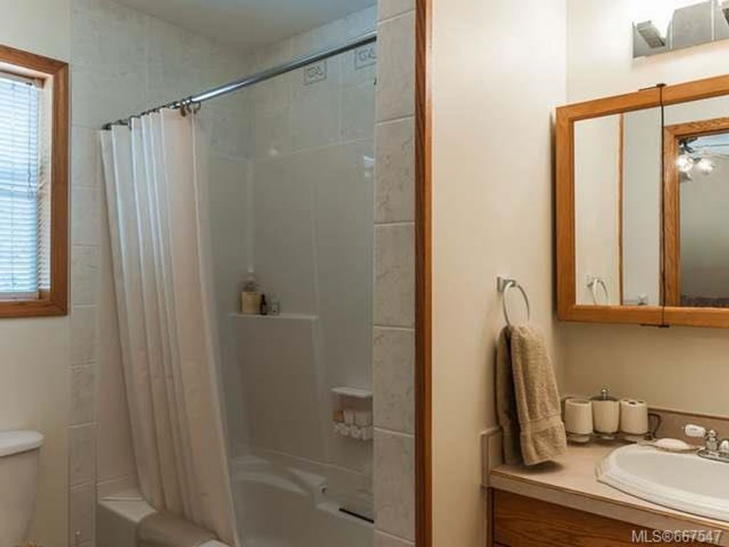 listing image 16049755385634018202