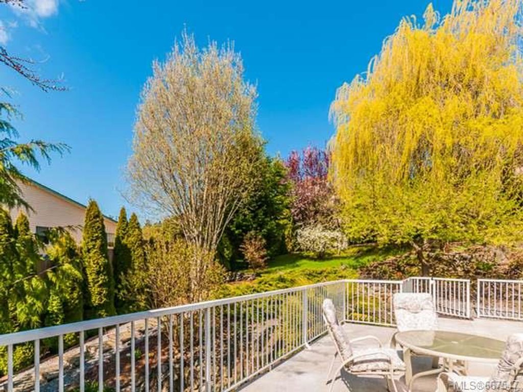 listing image 16045700401038719404