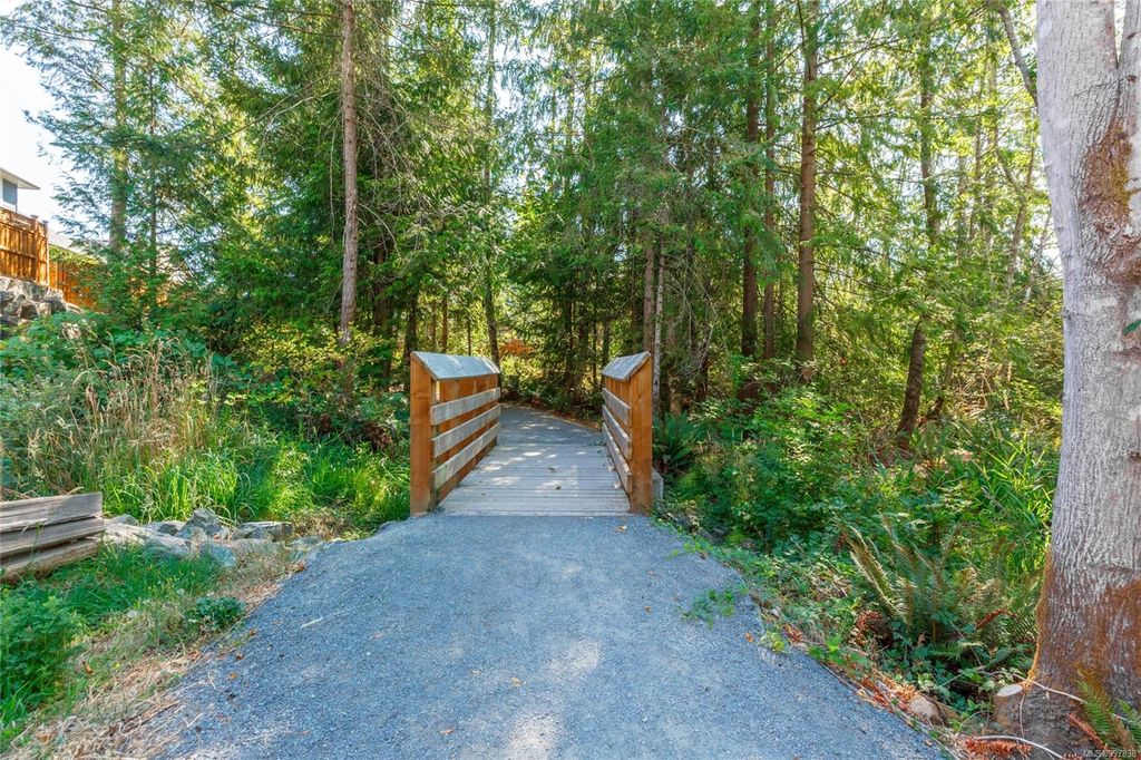 listing image 16048320713952341457