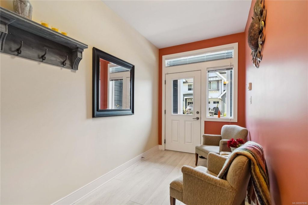 listing image 16045128617320298183