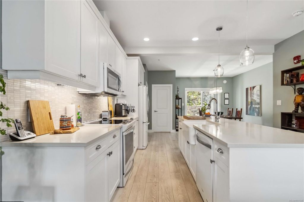 listing image 16040963572424331367