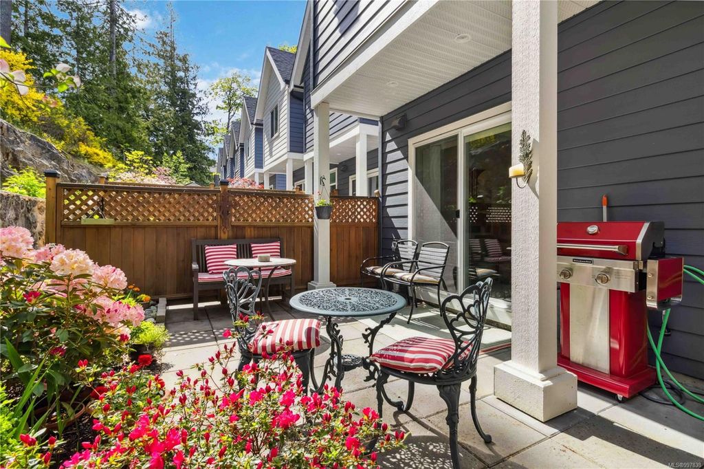 listing image 16049929533929339197