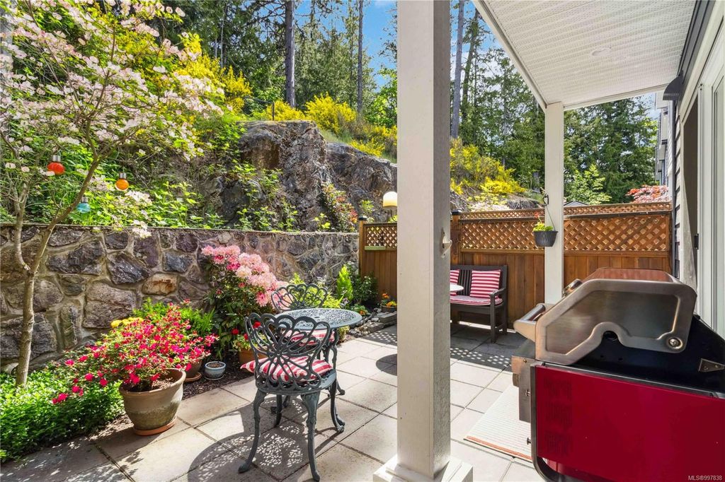 listing image 16049767364662788412
