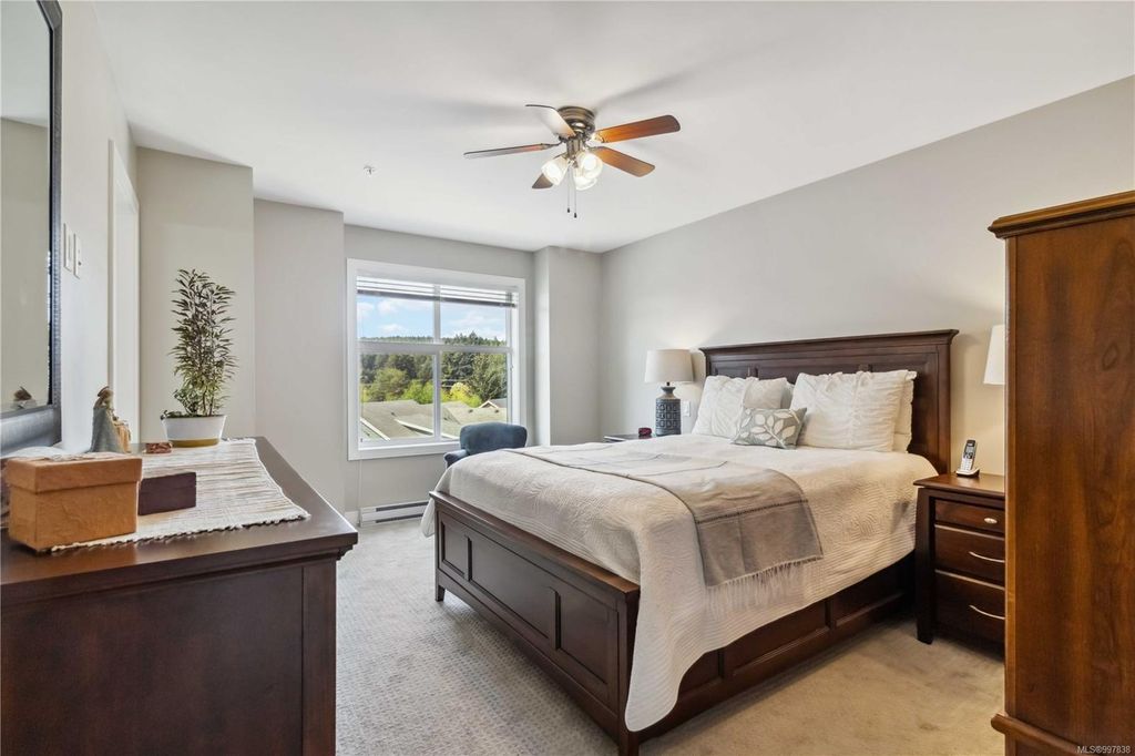listing image 16045158294583100377