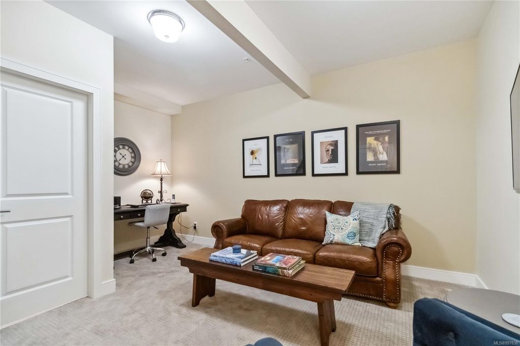 listing image 16042932597496776419