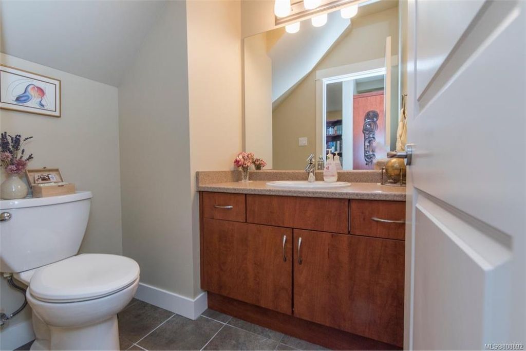 listing image 16040212340139018358