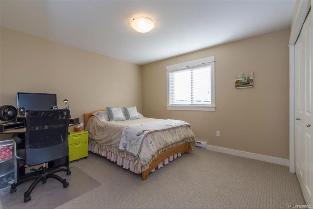 listing image 16046448941964751005