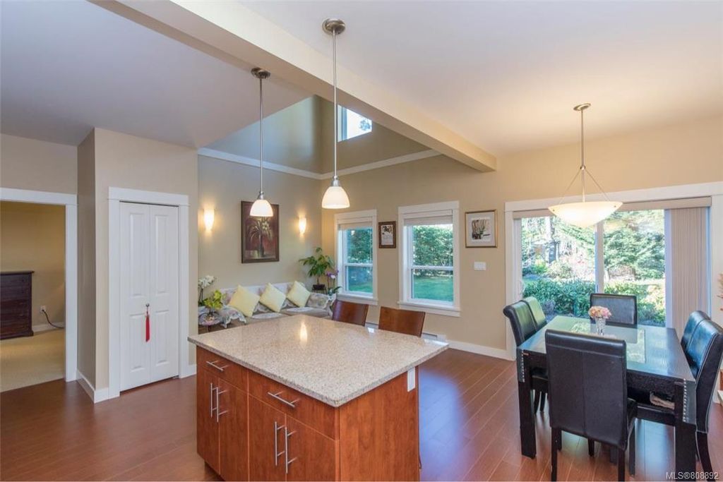listing image 16046588513846084196