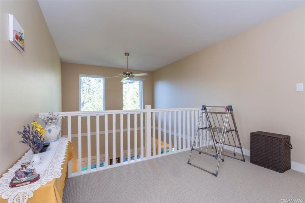 listing image 16046101996671134325