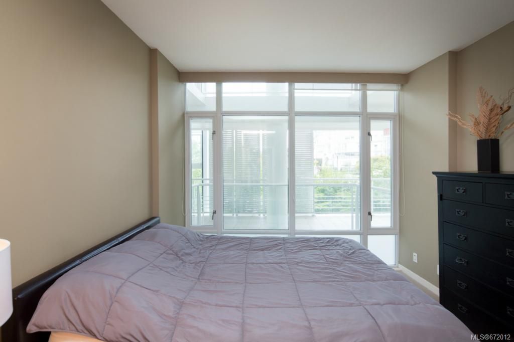 listing image 16048698237469415507