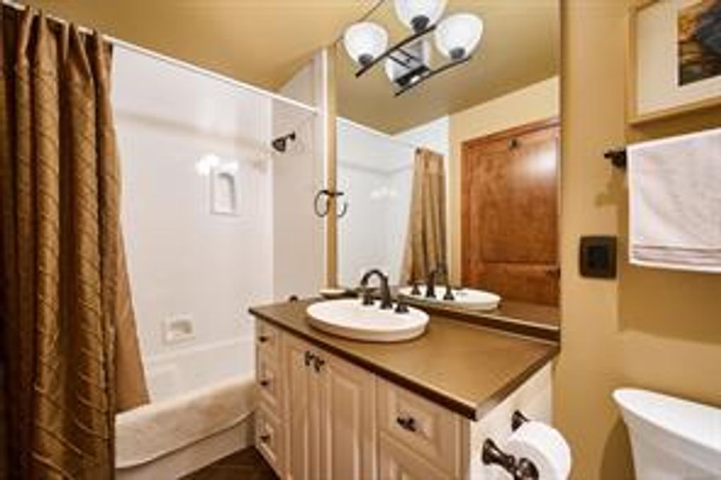 listing image 16042970045267