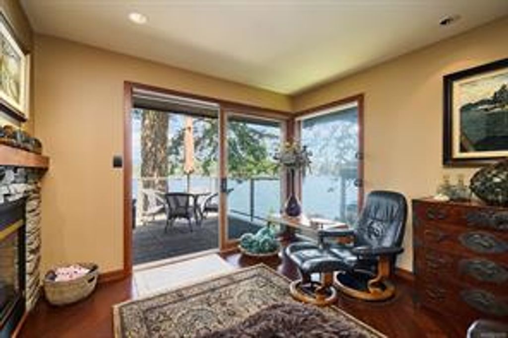 listing image 1604875856983