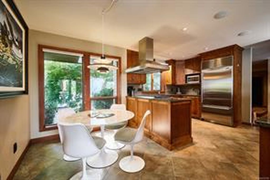 listing image 16041367546590